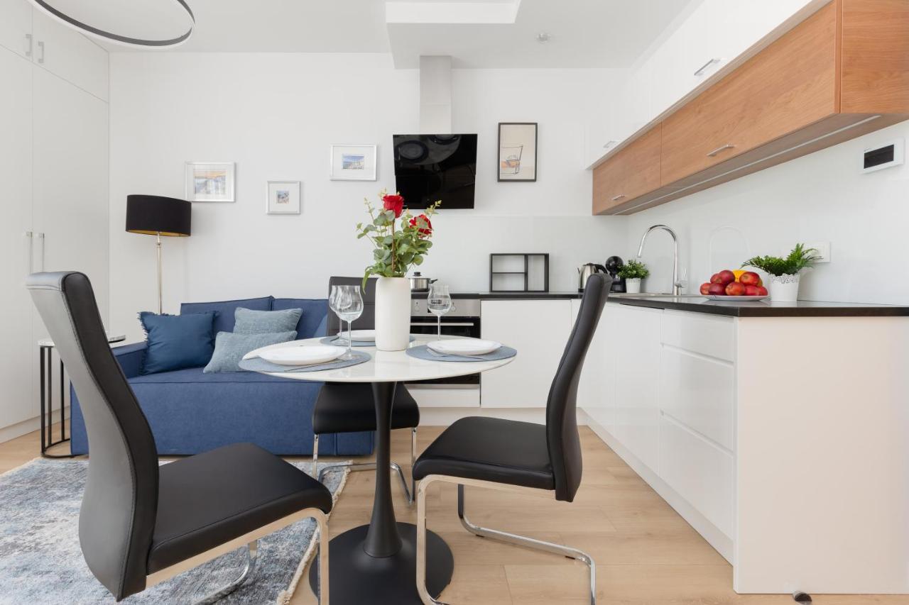 Warszawa Srodmiescie Bonifraterska Apartments By Noclegi Renters Buitenkant foto