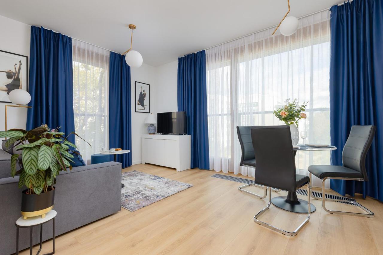 Warszawa Srodmiescie Bonifraterska Apartments By Noclegi Renters Buitenkant foto