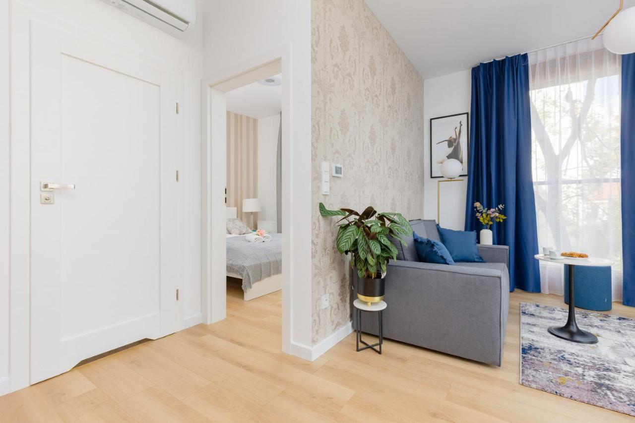Warszawa Srodmiescie Bonifraterska Apartments By Noclegi Renters Buitenkant foto