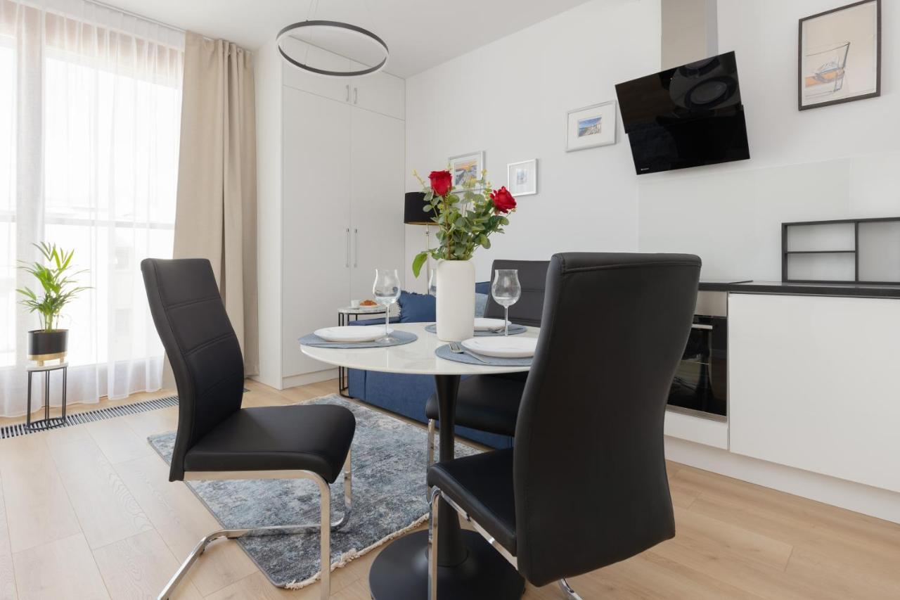Warszawa Srodmiescie Bonifraterska Apartments By Noclegi Renters Buitenkant foto